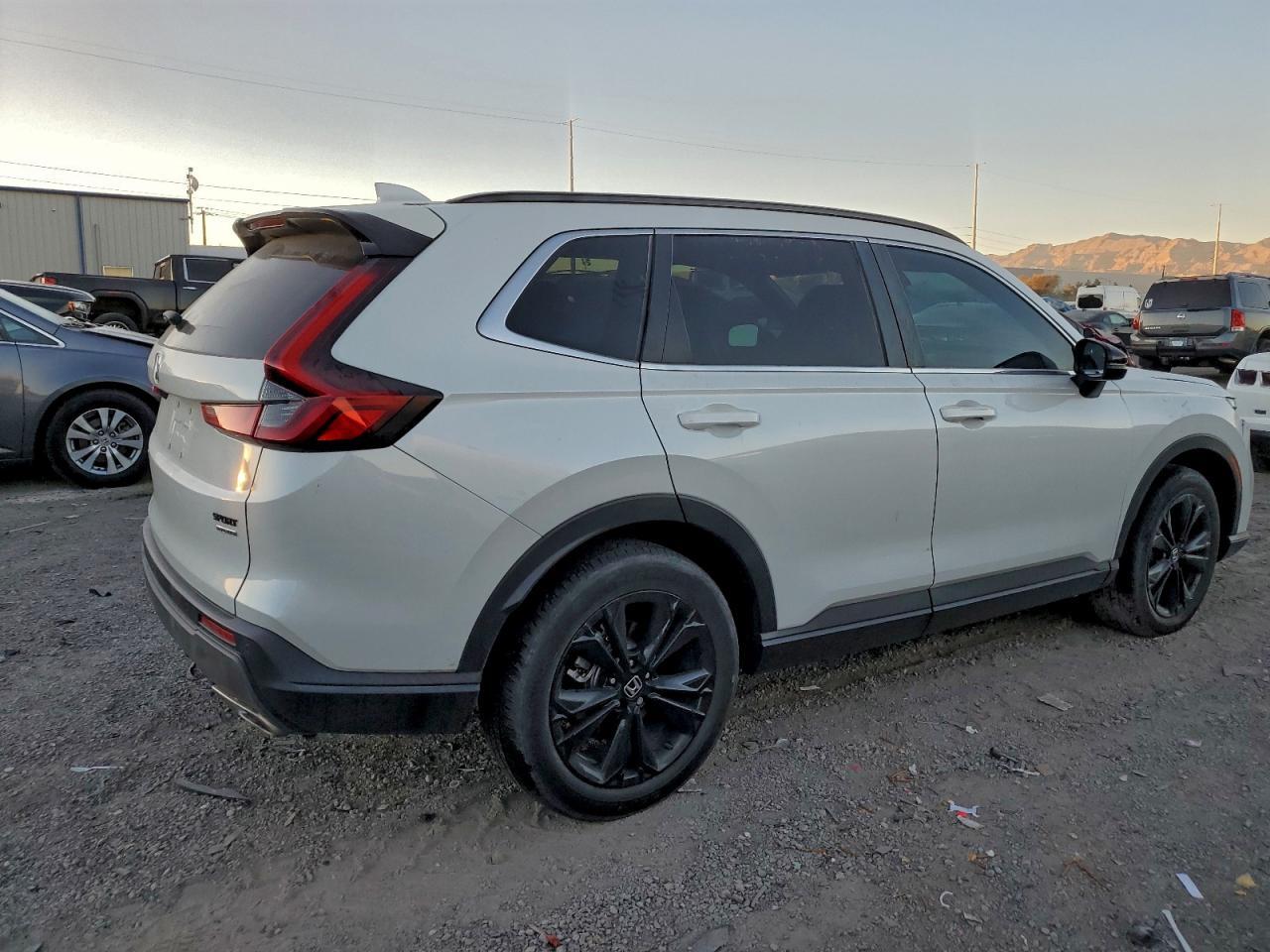 2023 Honda Cr-V Sport Touring - Image 3