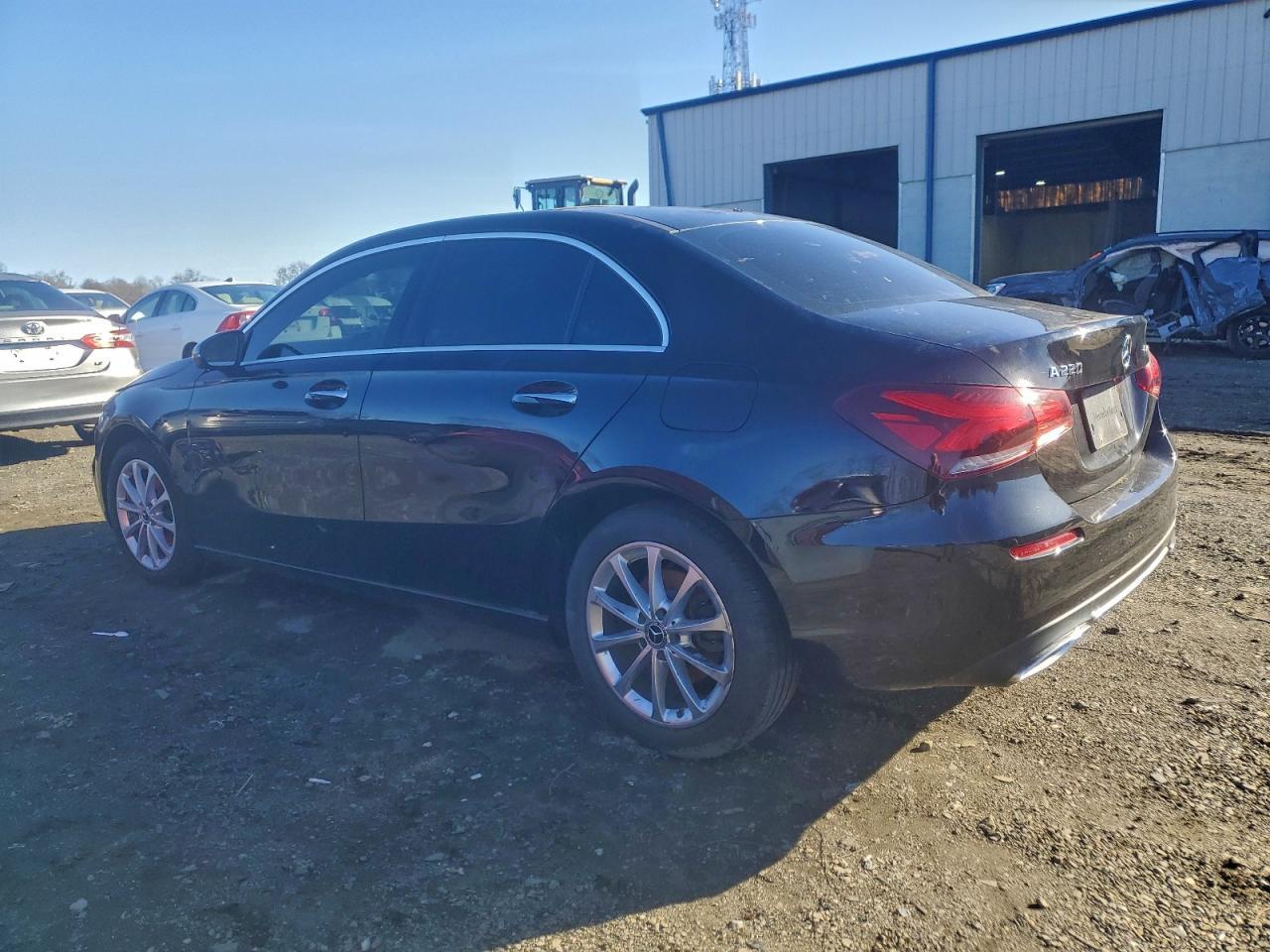 2020 Mercedes-Benz A 220 4Matic - Фото 2