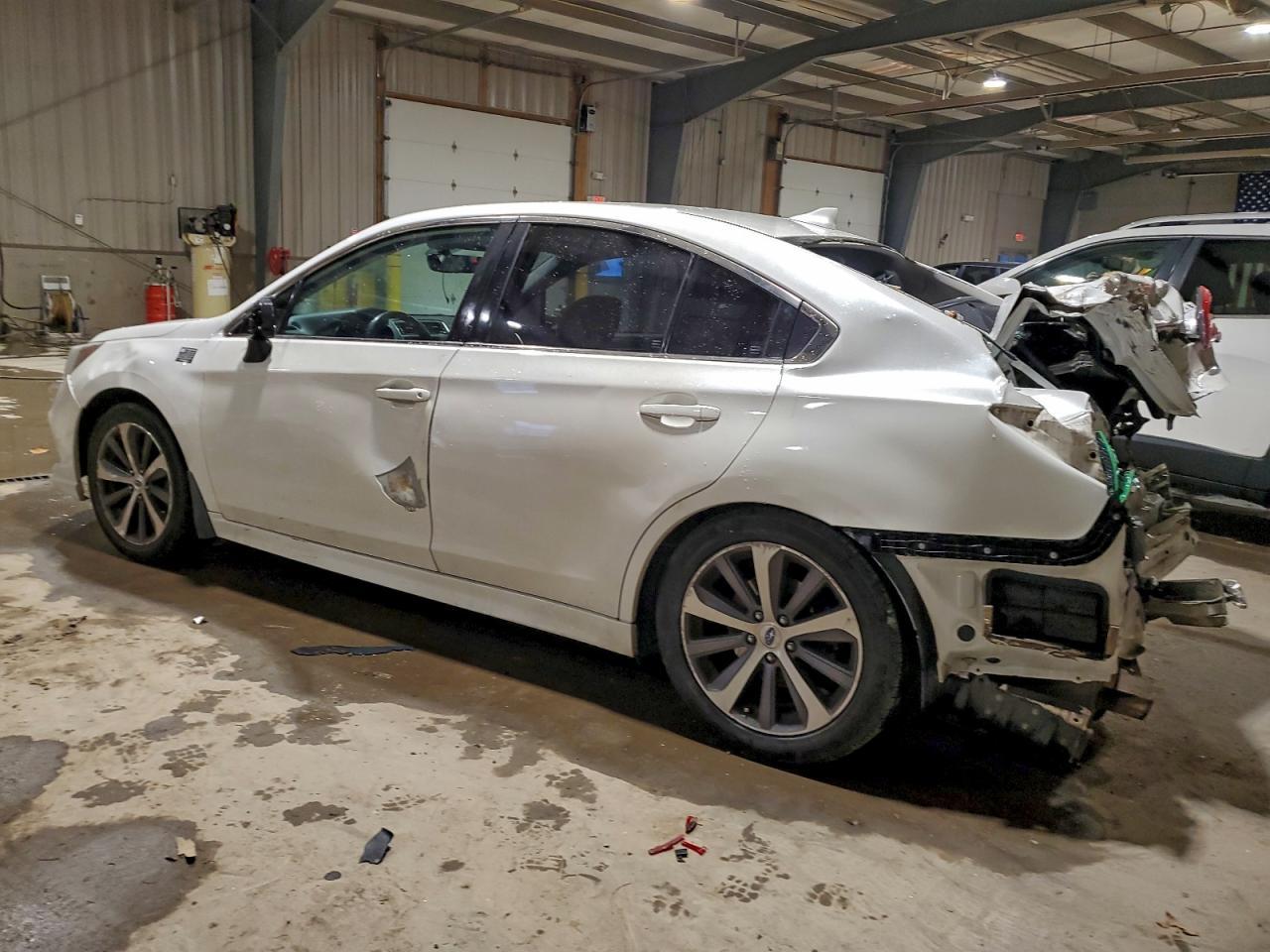 2019 Subaru Legacy 2.5I Limited - Фото 2