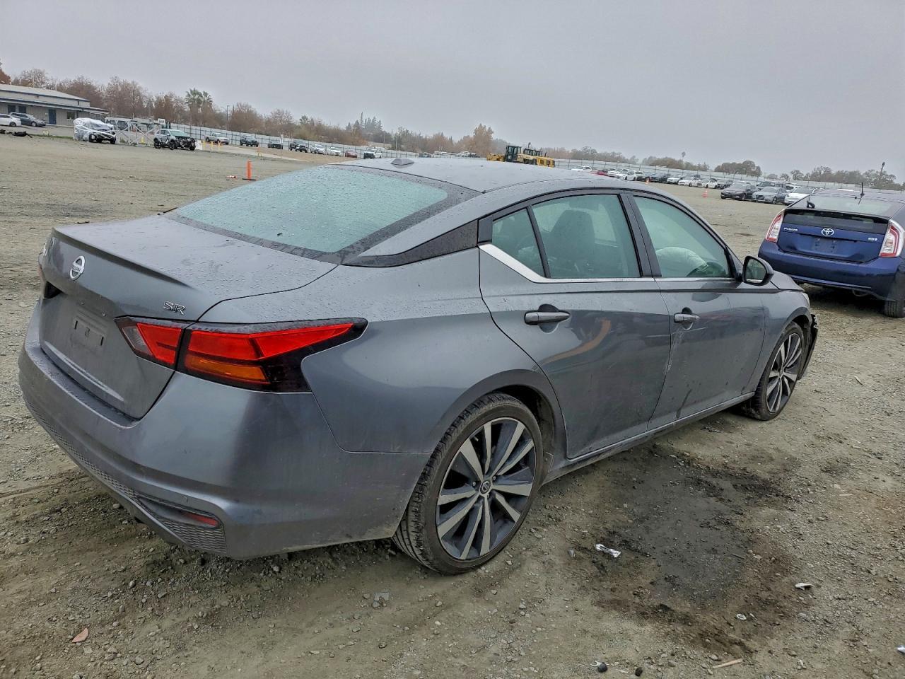 2022 Nissan Altima Sr - Фото 3