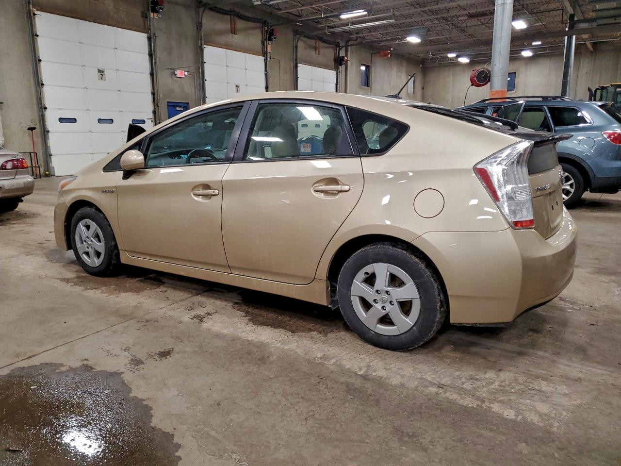 2010 Toyota Prius - Фото 2