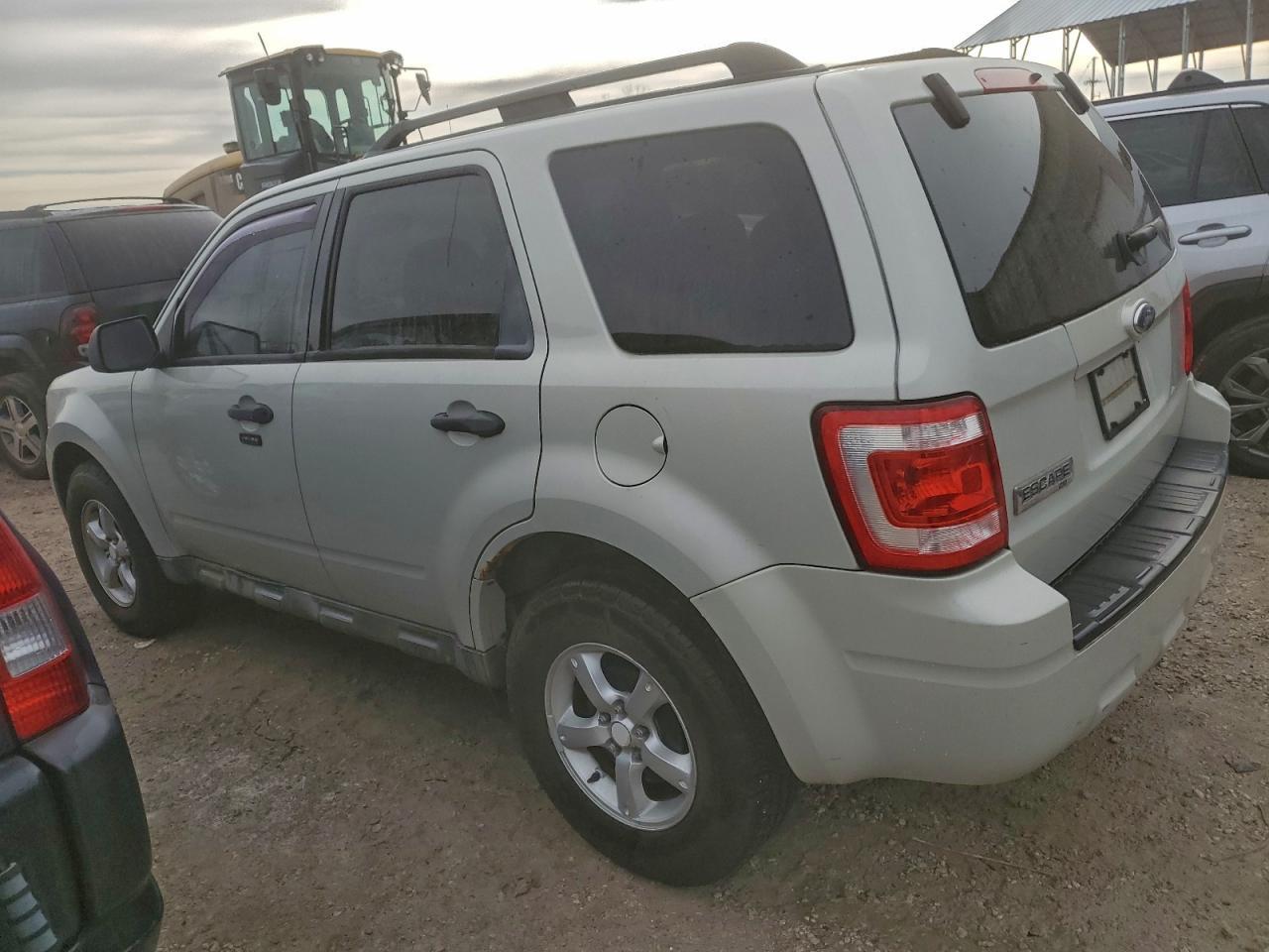 2009 Ford Escape Xlt - Image 2