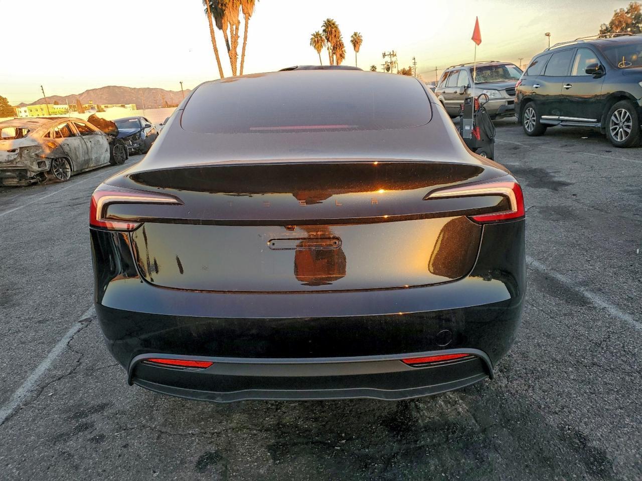 2026 Tesla Model 3 - Фото 6