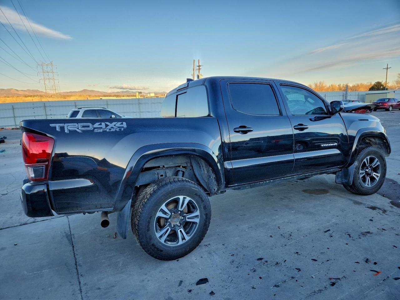 2018 Toyota Tacoma Double Cab - Image 3