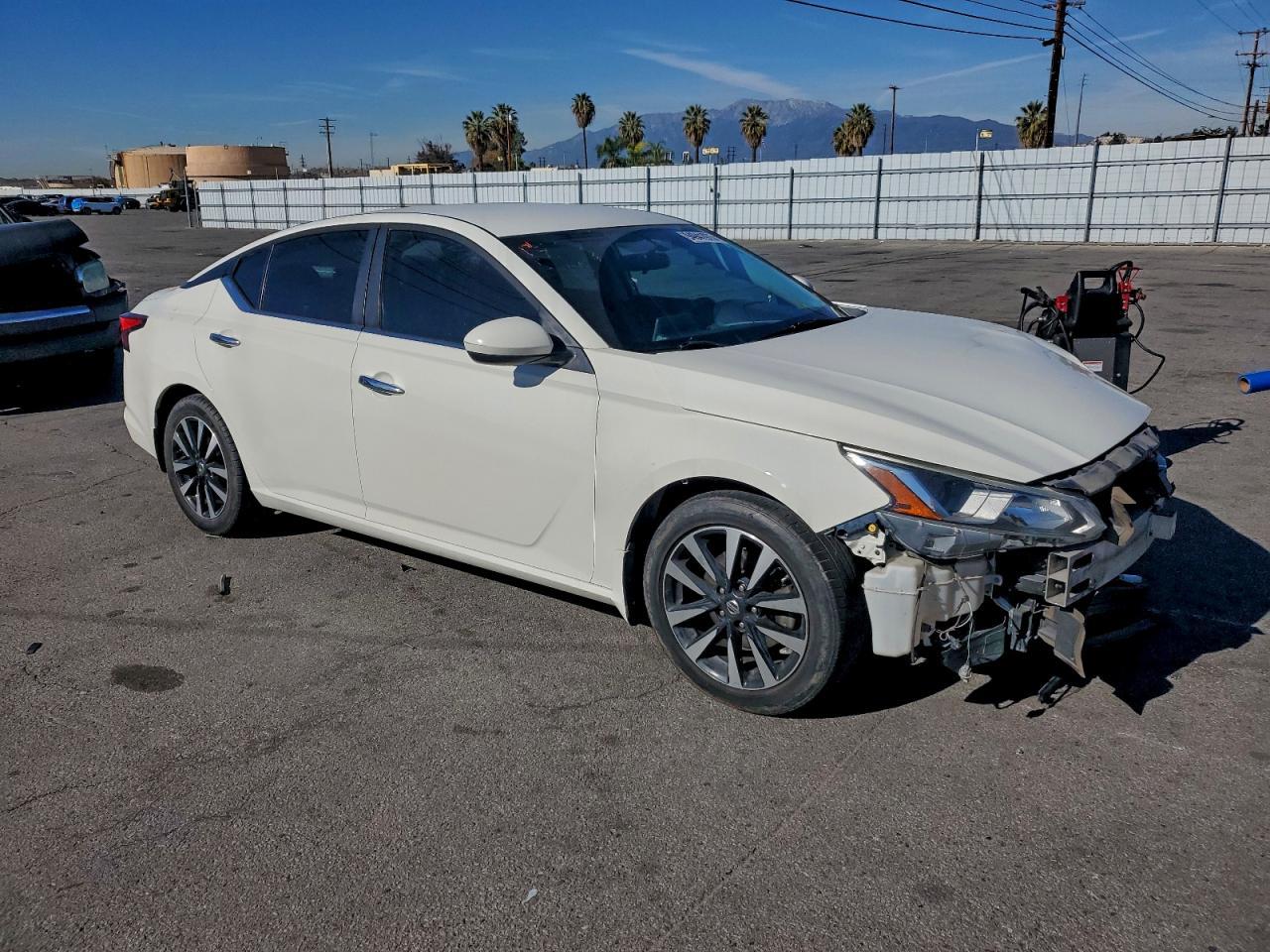 2019 Nissan Altima S - Фото 4