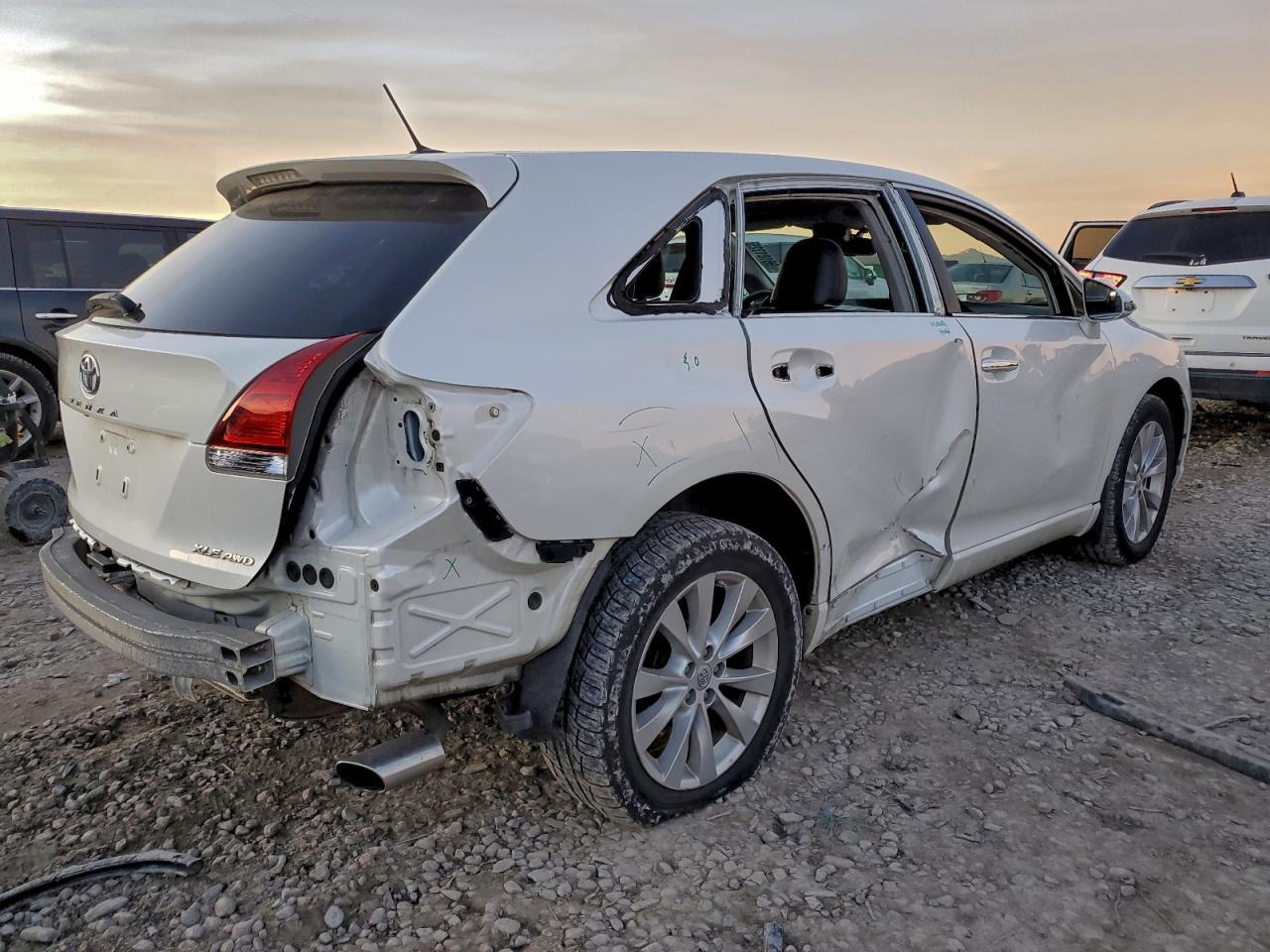 2014 Toyota Venza Xle - Image 3