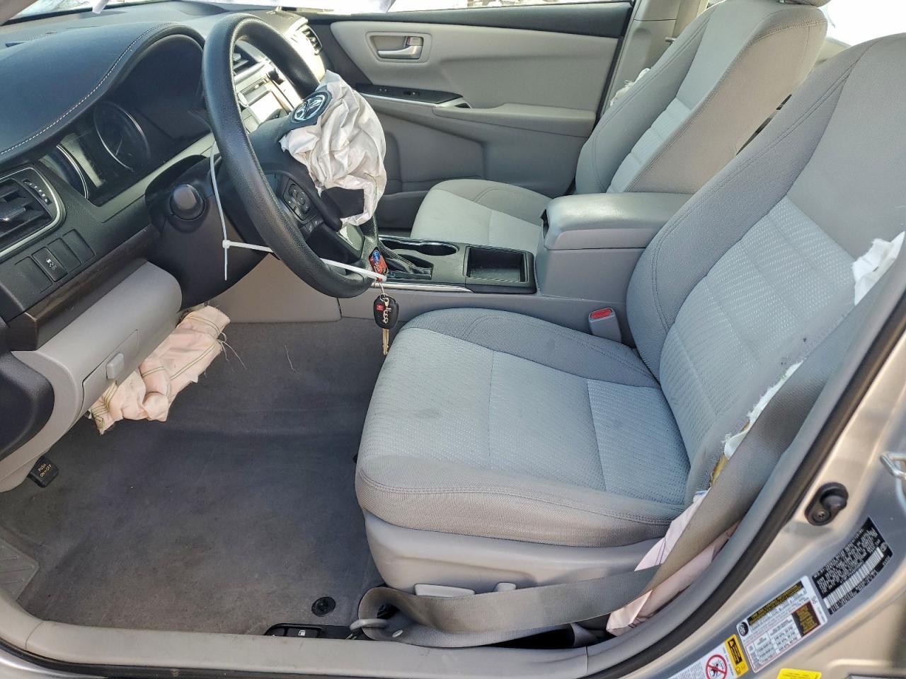 2016 Toyota Camry Le - Image 7