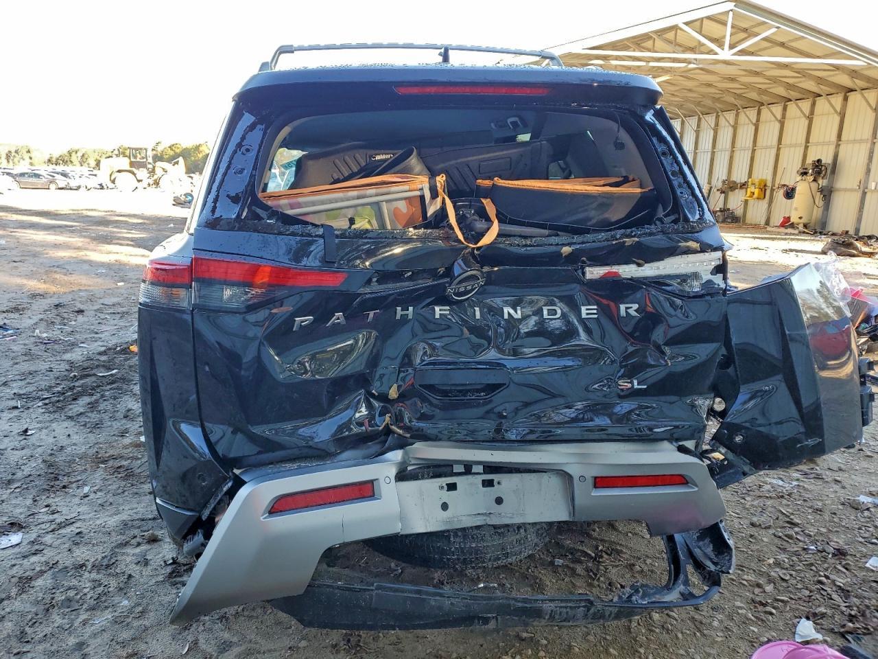 2022 Nissan Pathfinder Sl - Фото 6