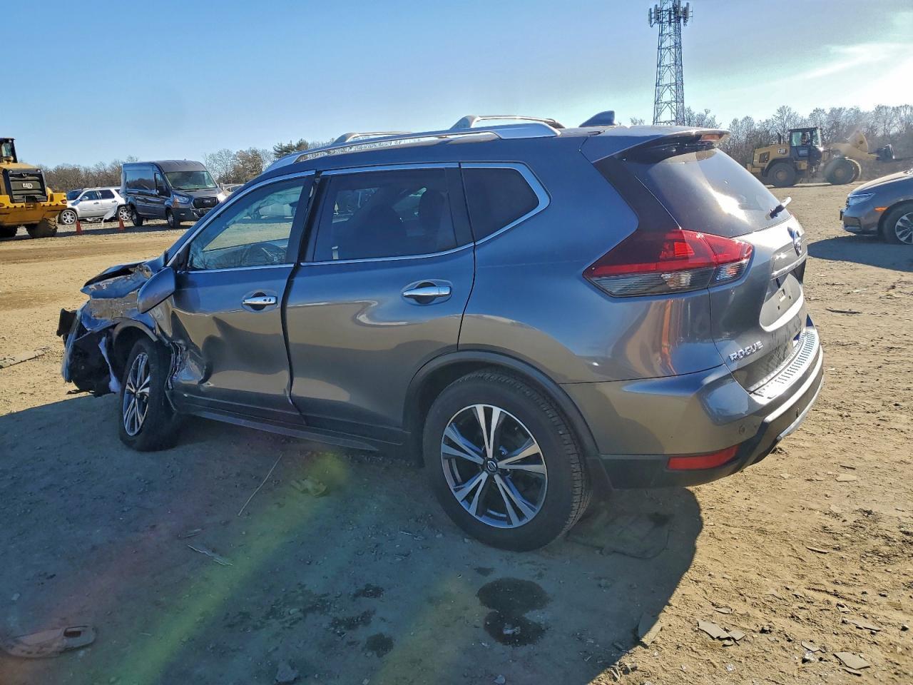 2019 Nissan Rogue S - Фото 2