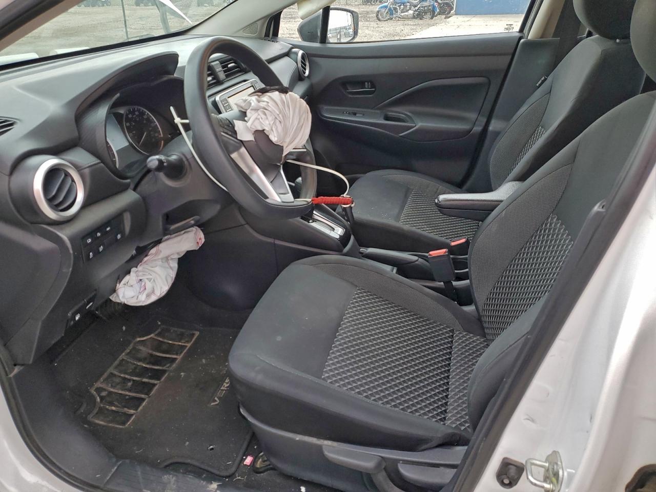 2020 Nissan Versa S - Фото 7