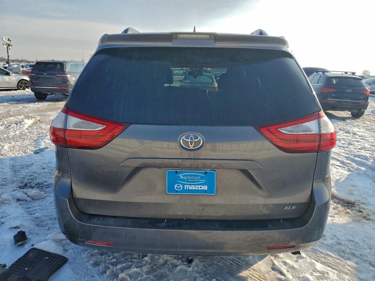 2019 Toyota Sienna Xle - Фото 6