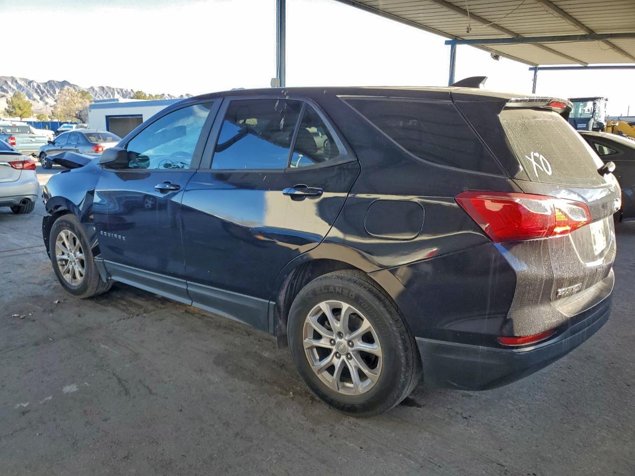 2020 Chevrolet Equinox Ls - Фото 2