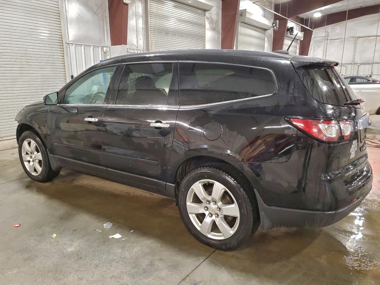 2017 Chevrolet Traverse Lt - Фото 2