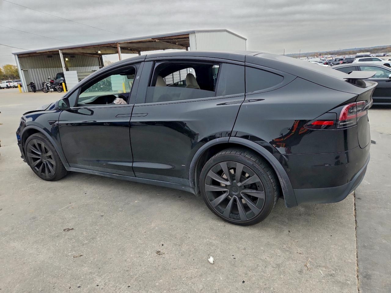 2023 Tesla Model X - Фото 2