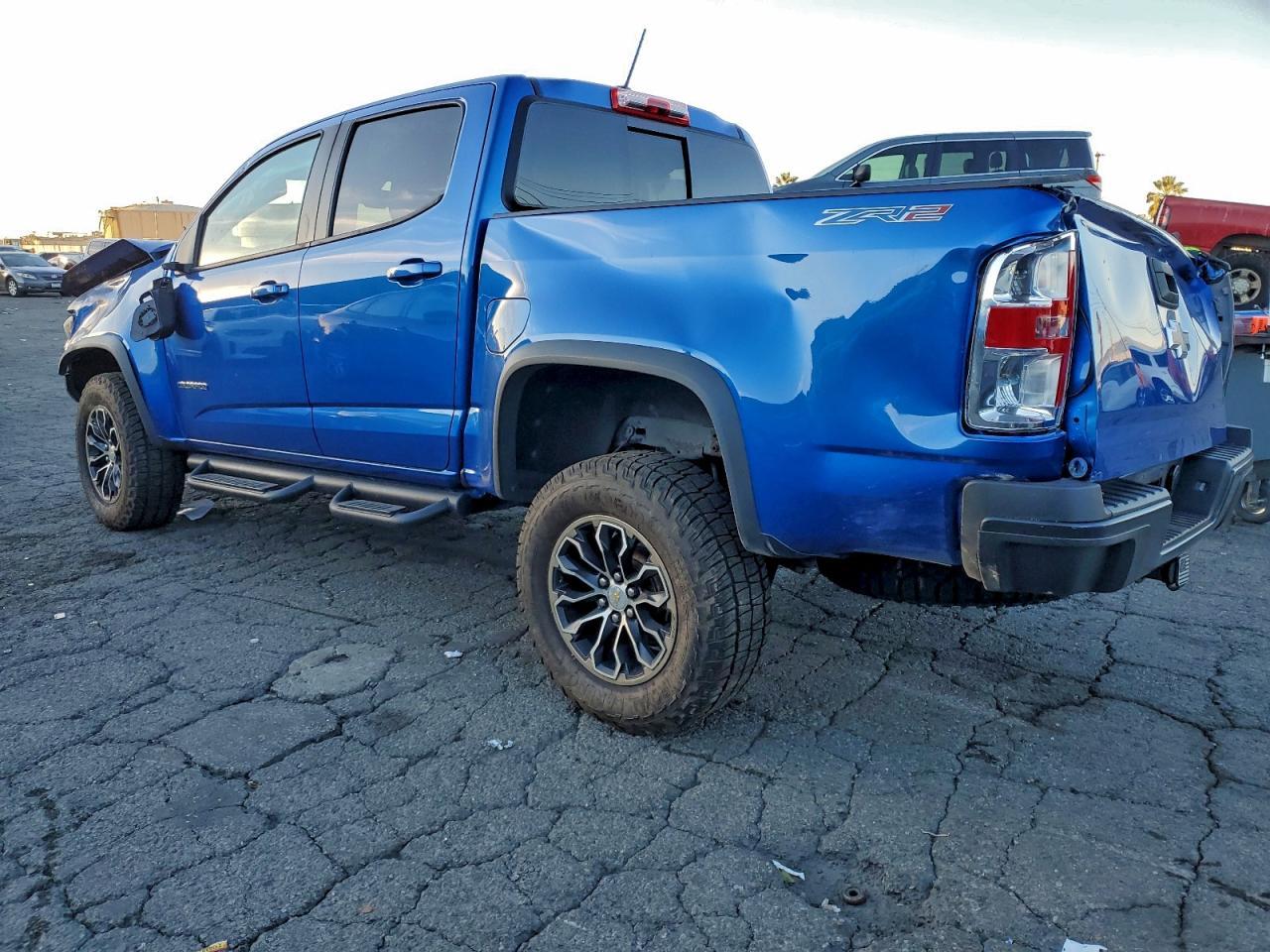 2018 Chevrolet Colorado Zr2 - Image 2
