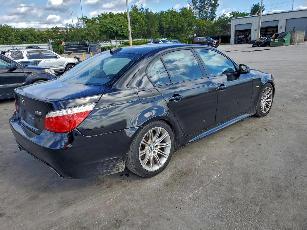 2010 BMW 528 I - Фото 3