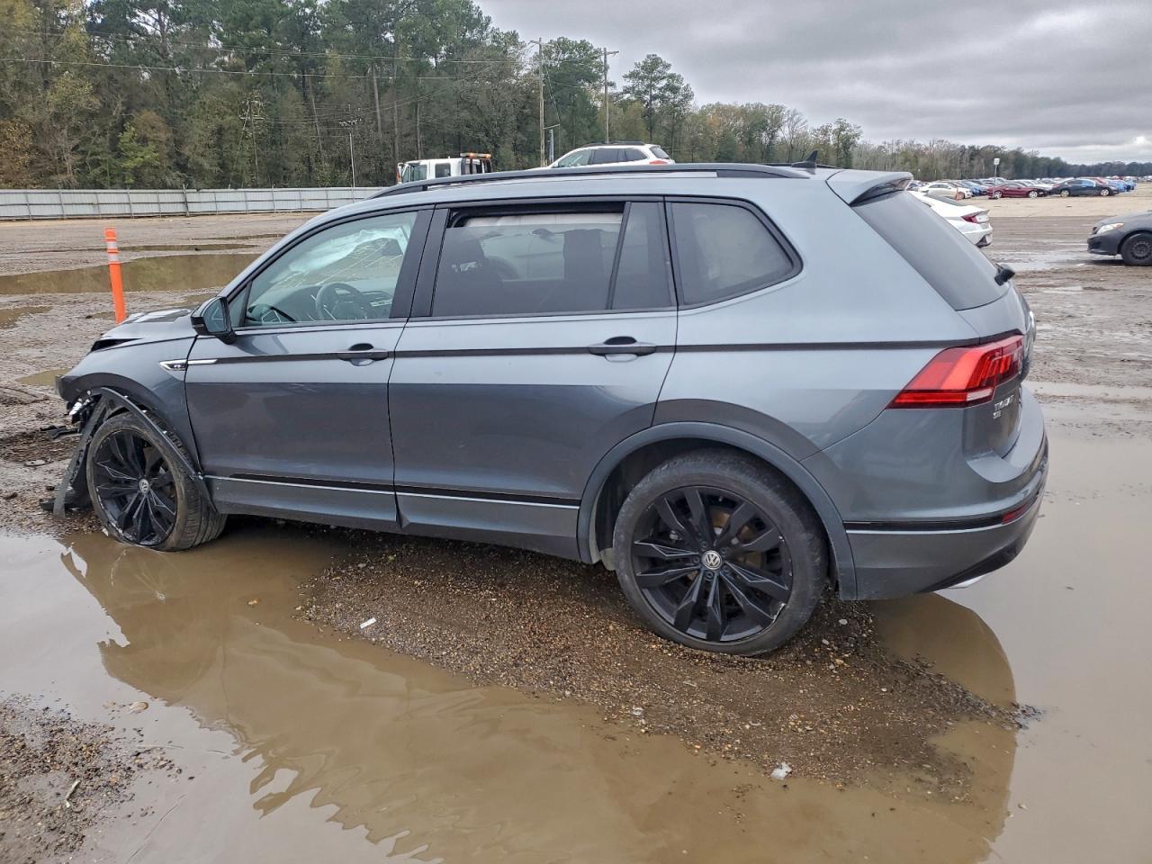 2021 Volkswagen Tiguan Se - Фото 2