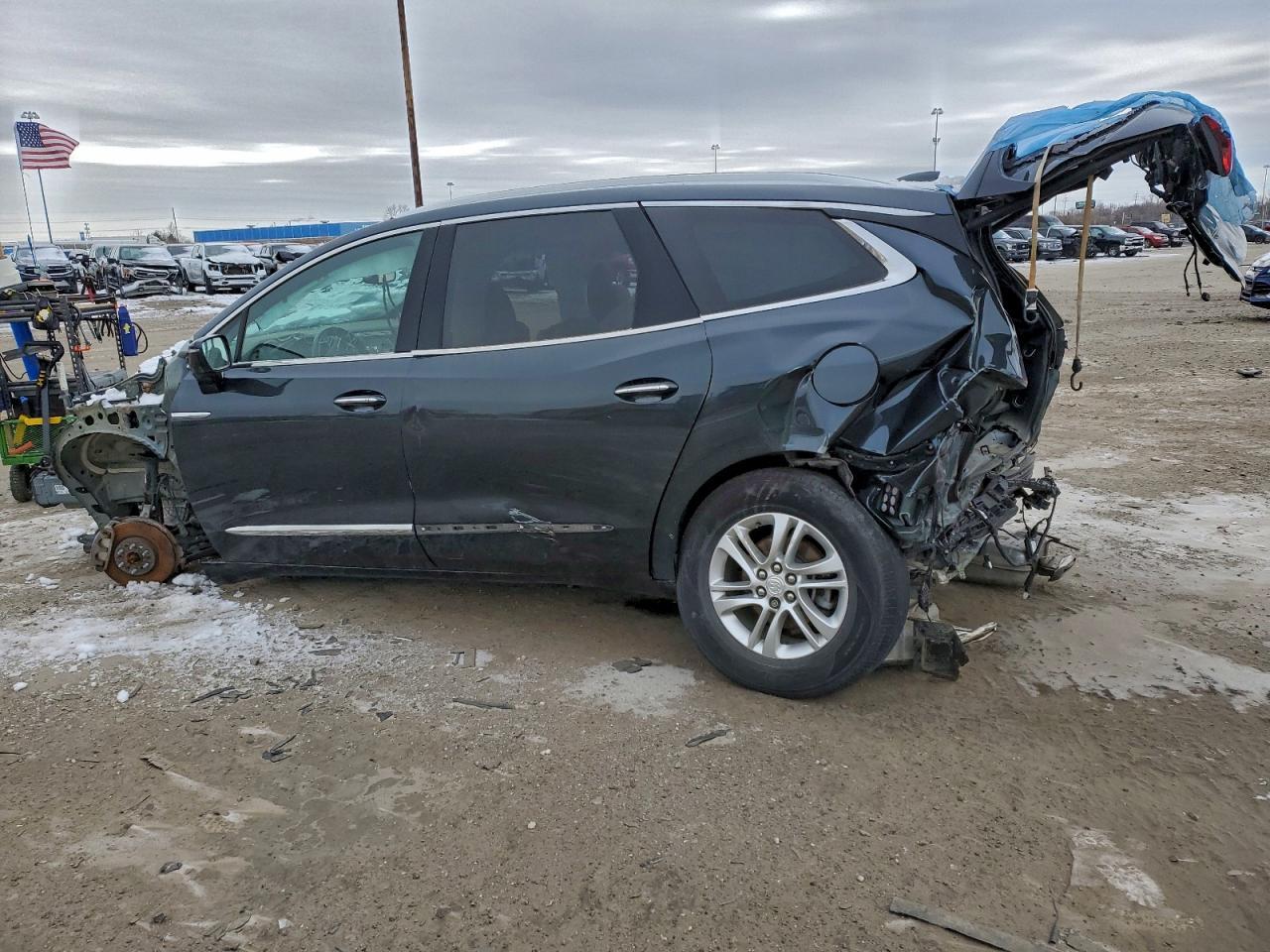 2020 Buick Enclave Essence - Image 2