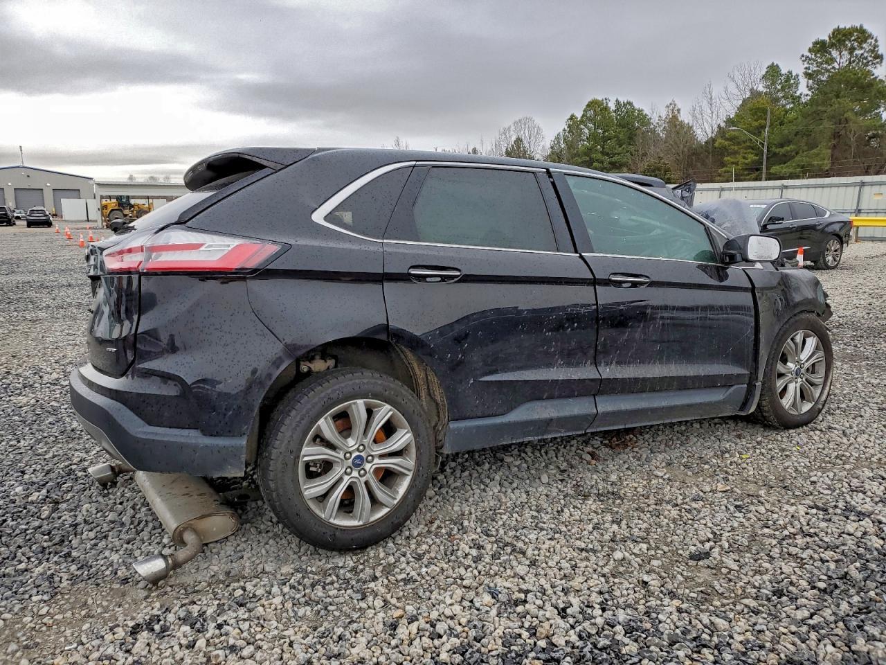 2022 Ford Edge Titanium - Фото 3