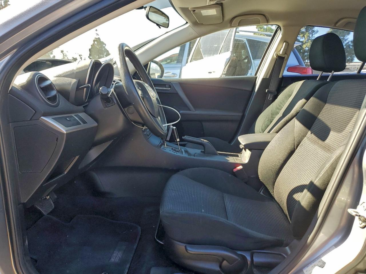 2012 Mazda 3 I - Image 7