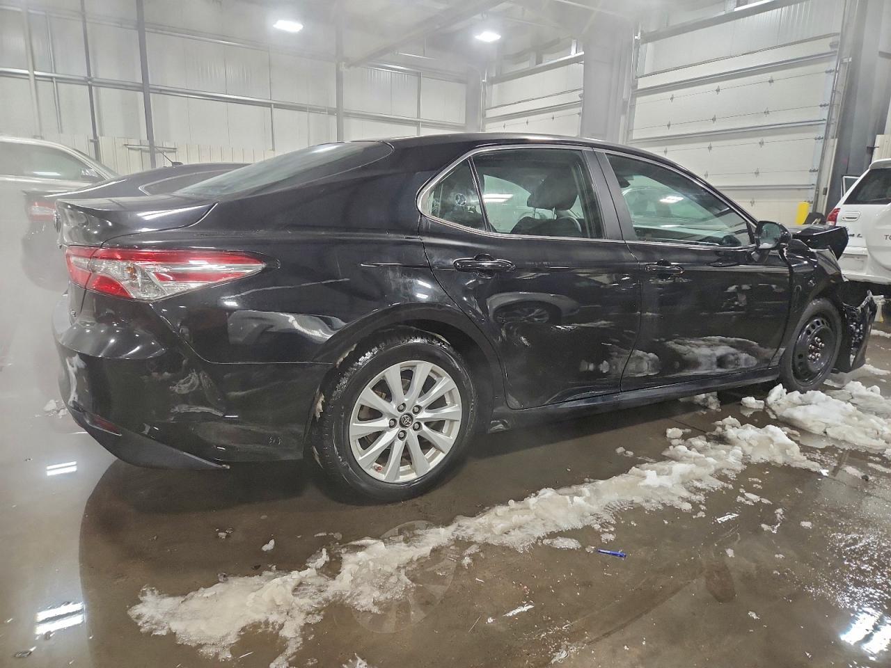 2018 Toyota Camry Le - Image 3