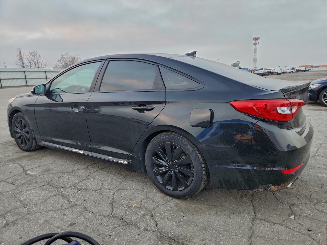 2015 Hyundai Sonata Sport - Фото 2