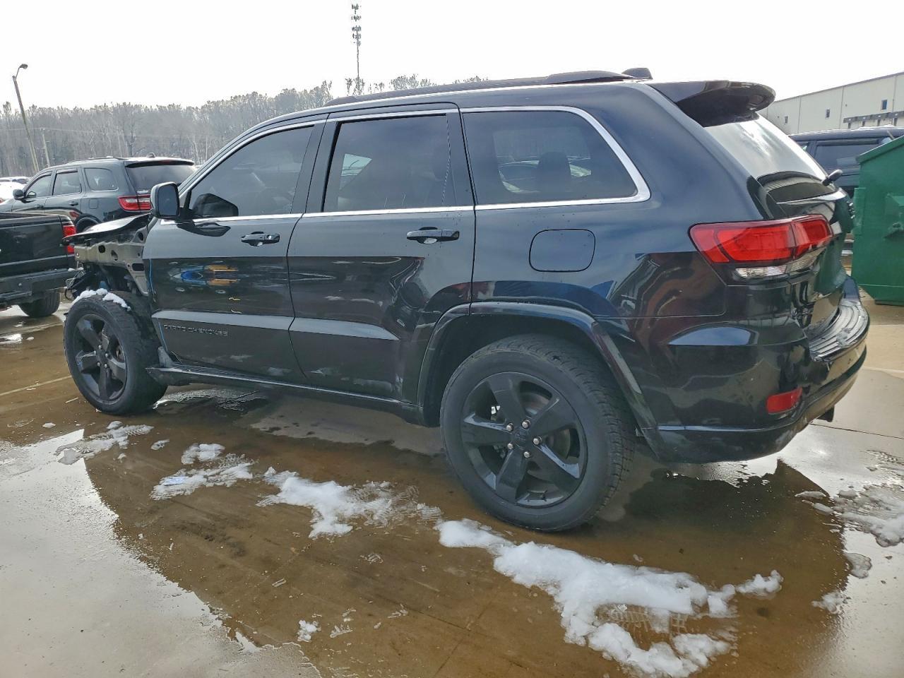 2015 Jeep Grand Cherokee Laredo - Image 2