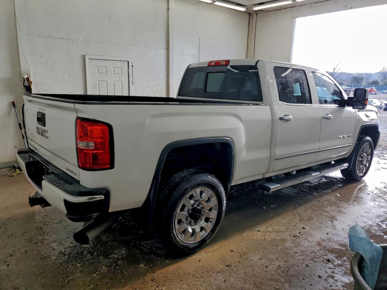 2015 GMC Sierra K2500 Denali - Фото 3