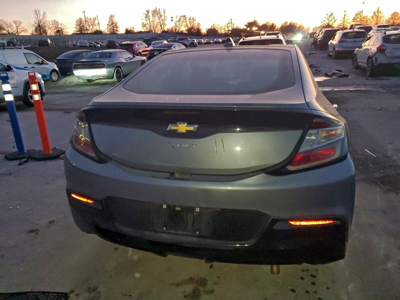 2018 Chevrolet Volt Lt - Image 6