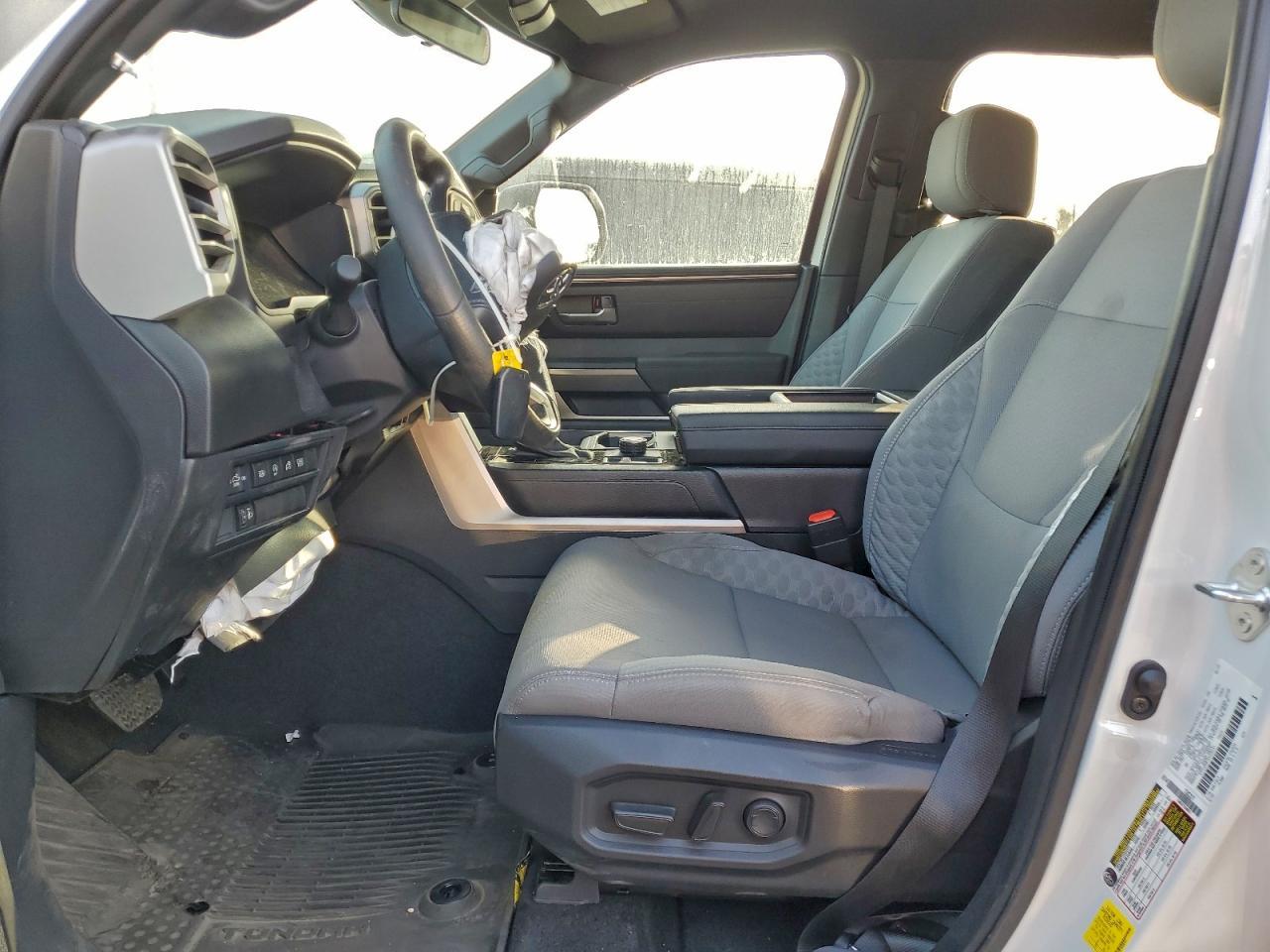 2025 Toyota Tundra Crewmax Sr - Image 7