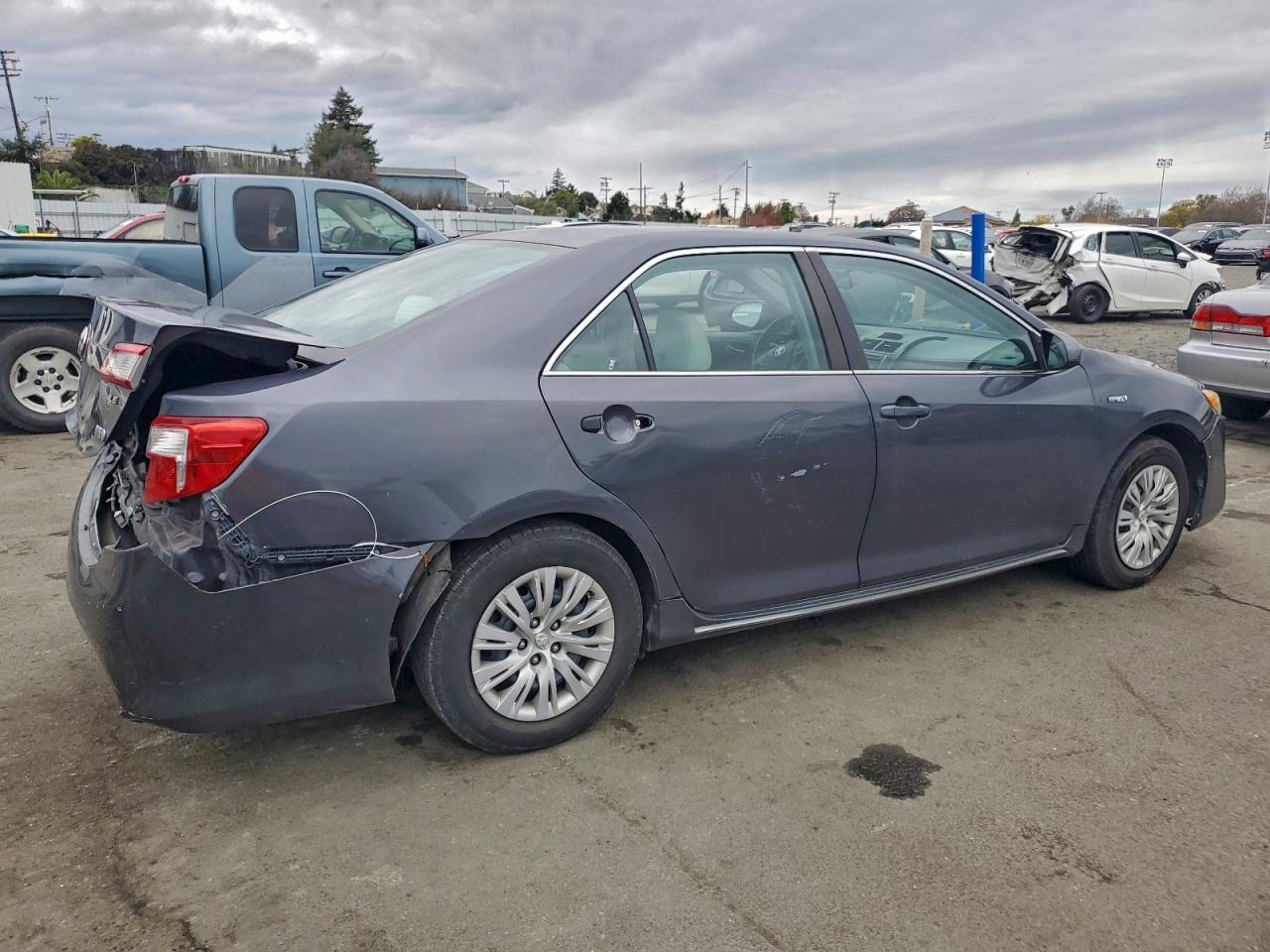 2013 Toyota Camry Hybrid - Image 3