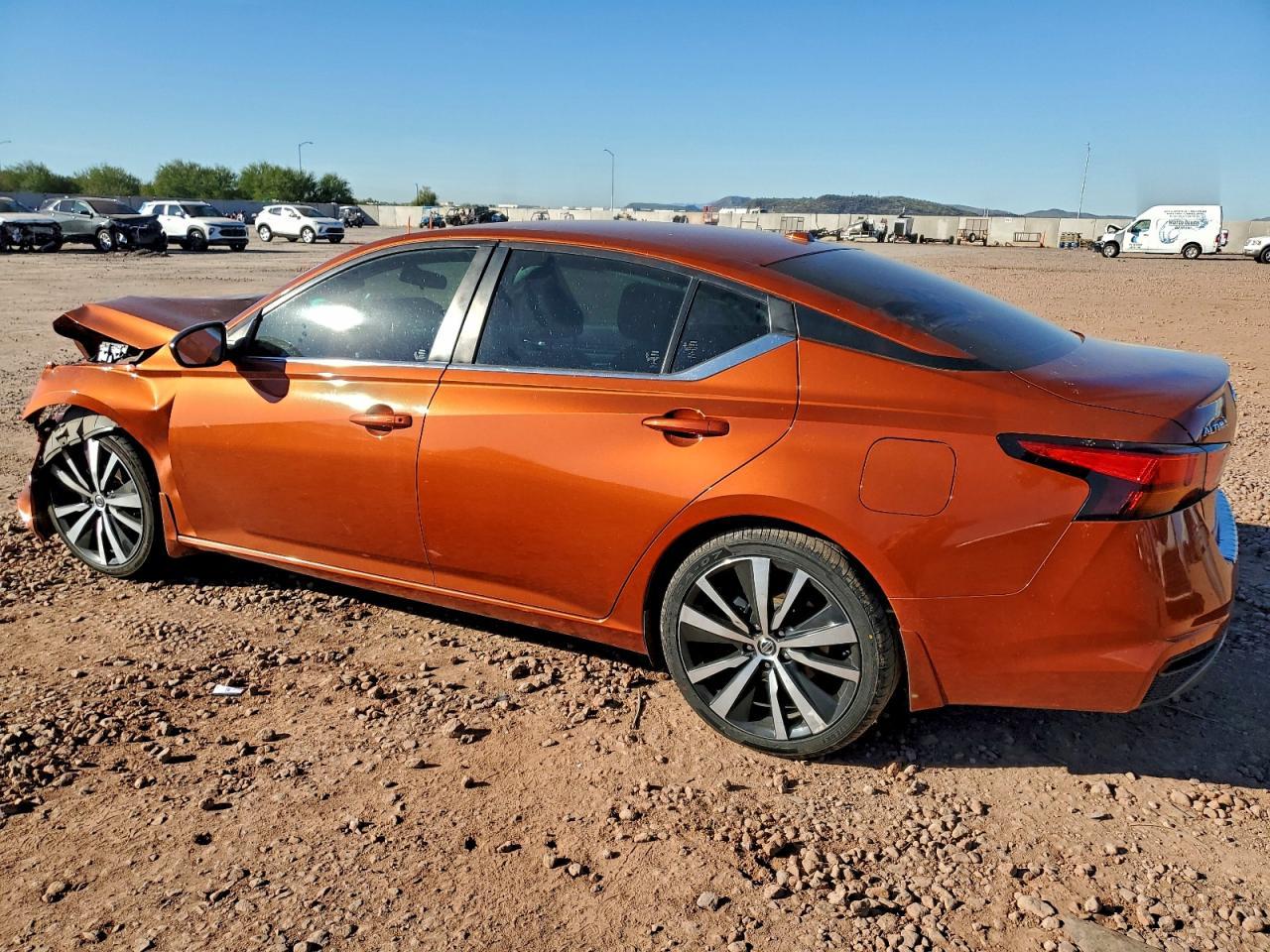 2022 Nissan Altima Sr - Фото 2