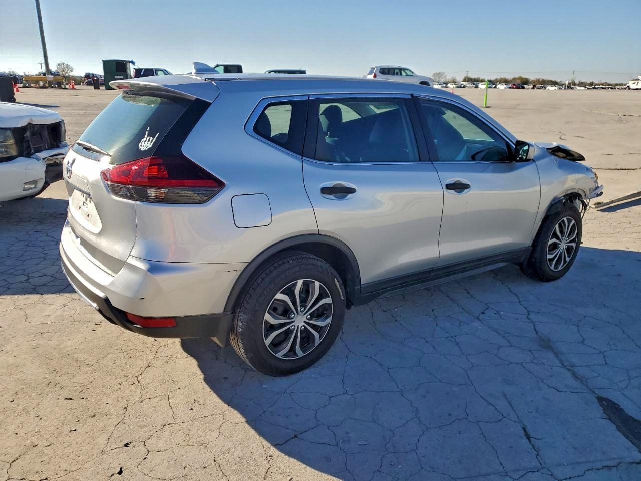 2020 Nissan Rogue S - Фото 3