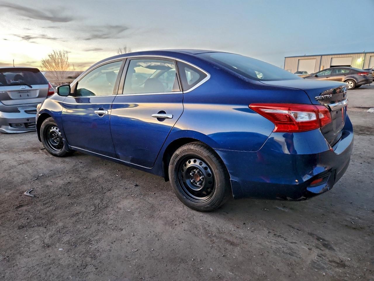 2017 Nissan Sentra S - Фото 2