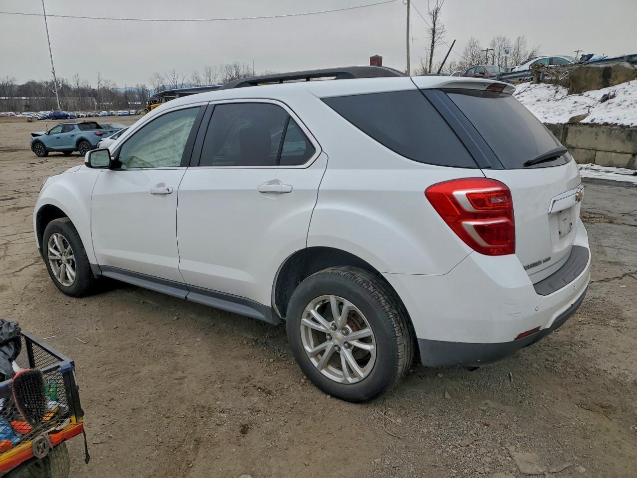 2017 Chevrolet Equinox Lt - Image 2