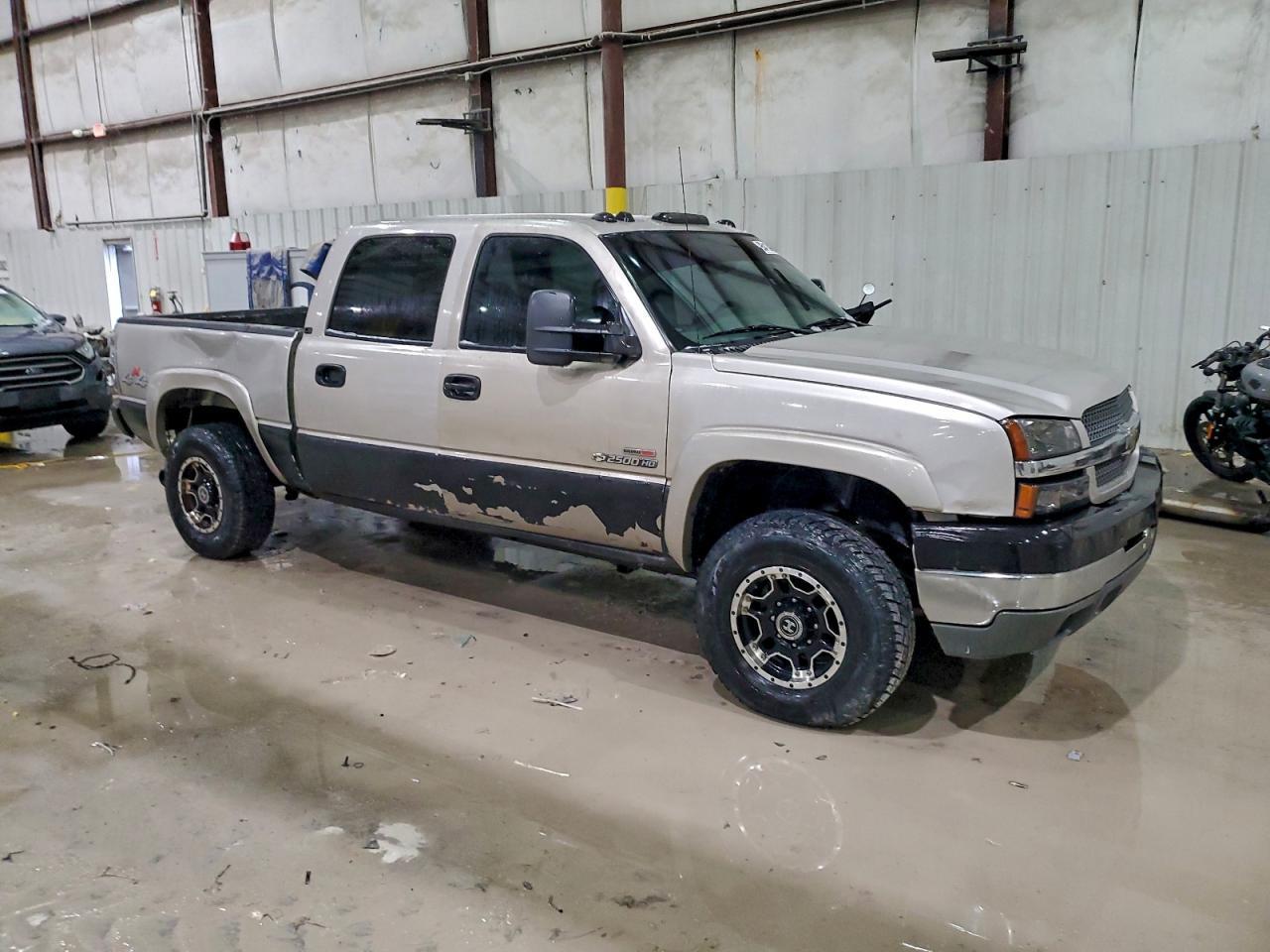 2004 Chevrolet Silverado K2500 Heavy Duty - Image 4