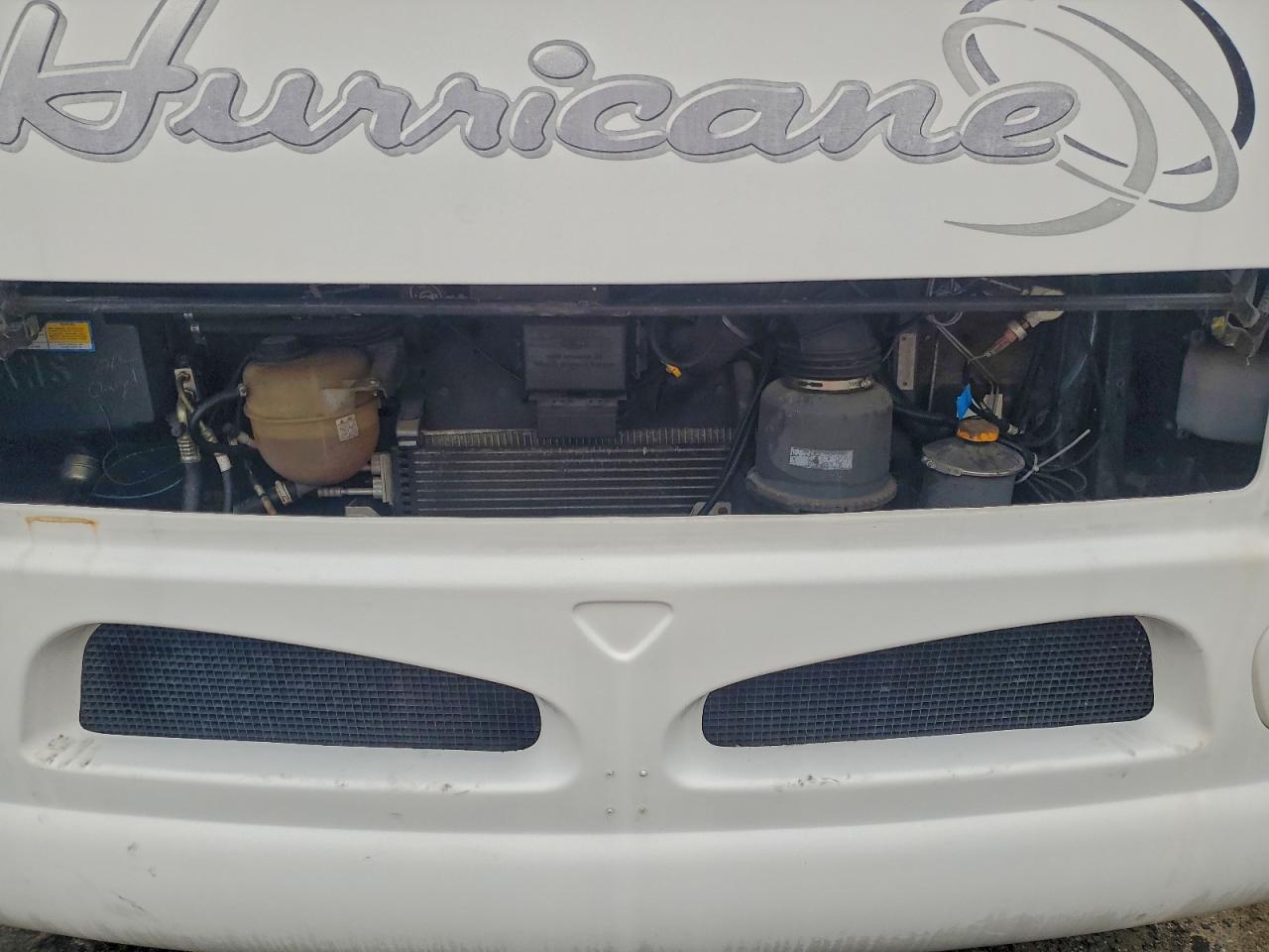 2002 Ford F550 Super Duty Hurricane Recreational Vehicle - Image 7