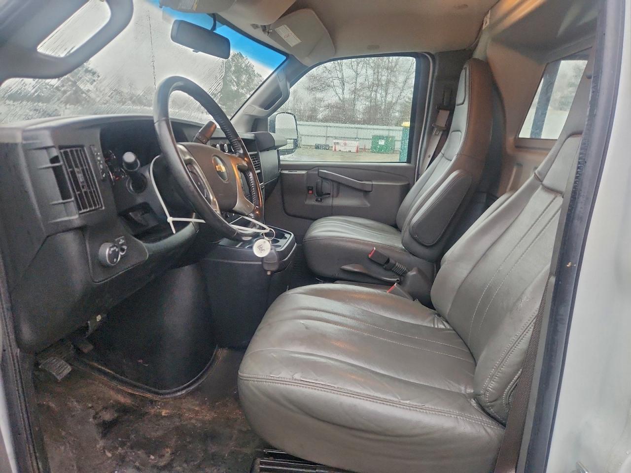 2019 Chevrolet Express 3500 Utility / Service Van - Image 7