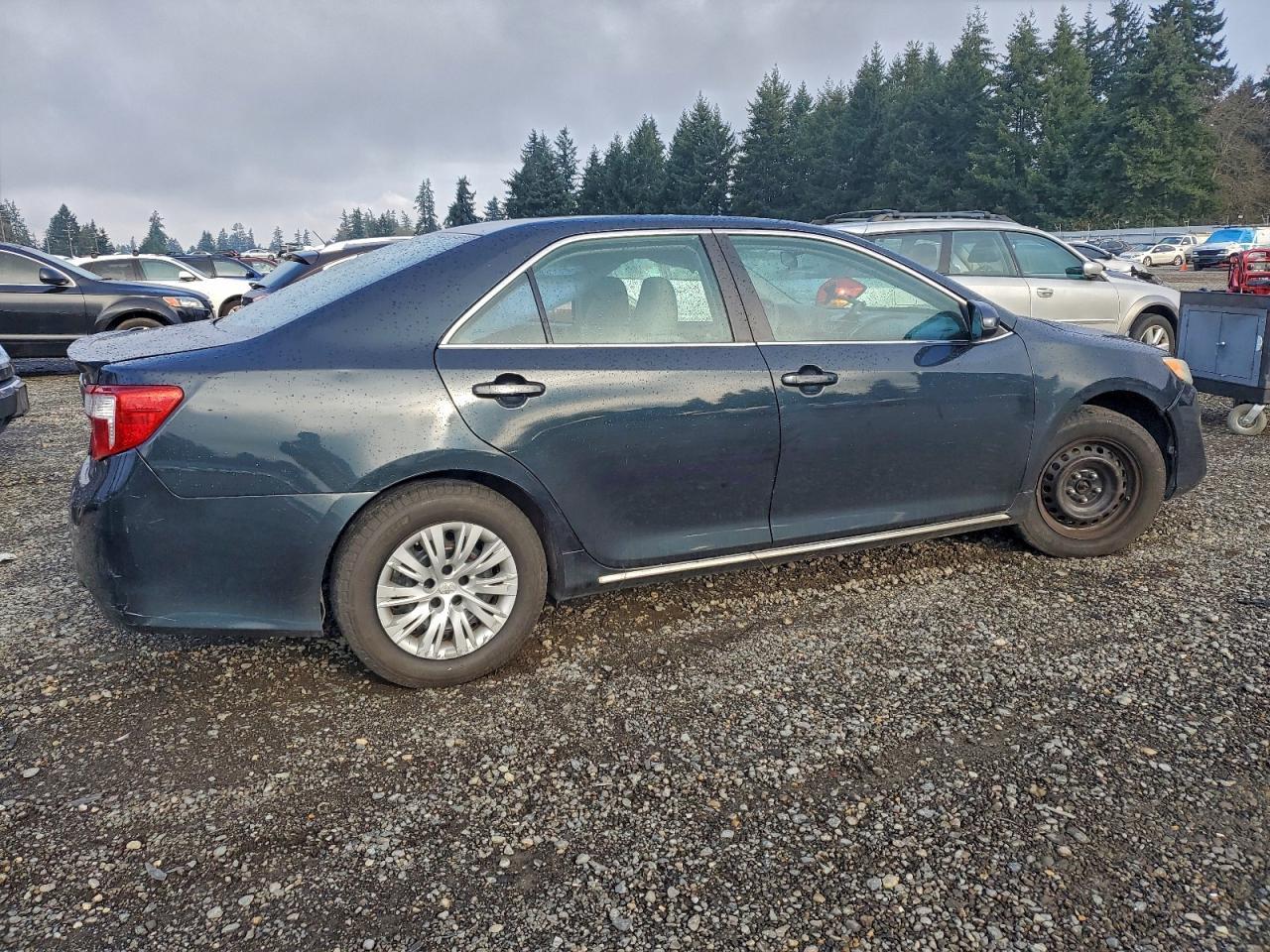 2012 Toyota Camry Base - Фото 3