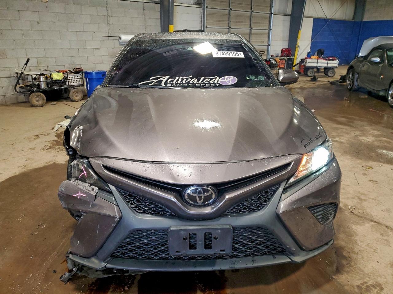 2020 Toyota Camry Se - Image 5
