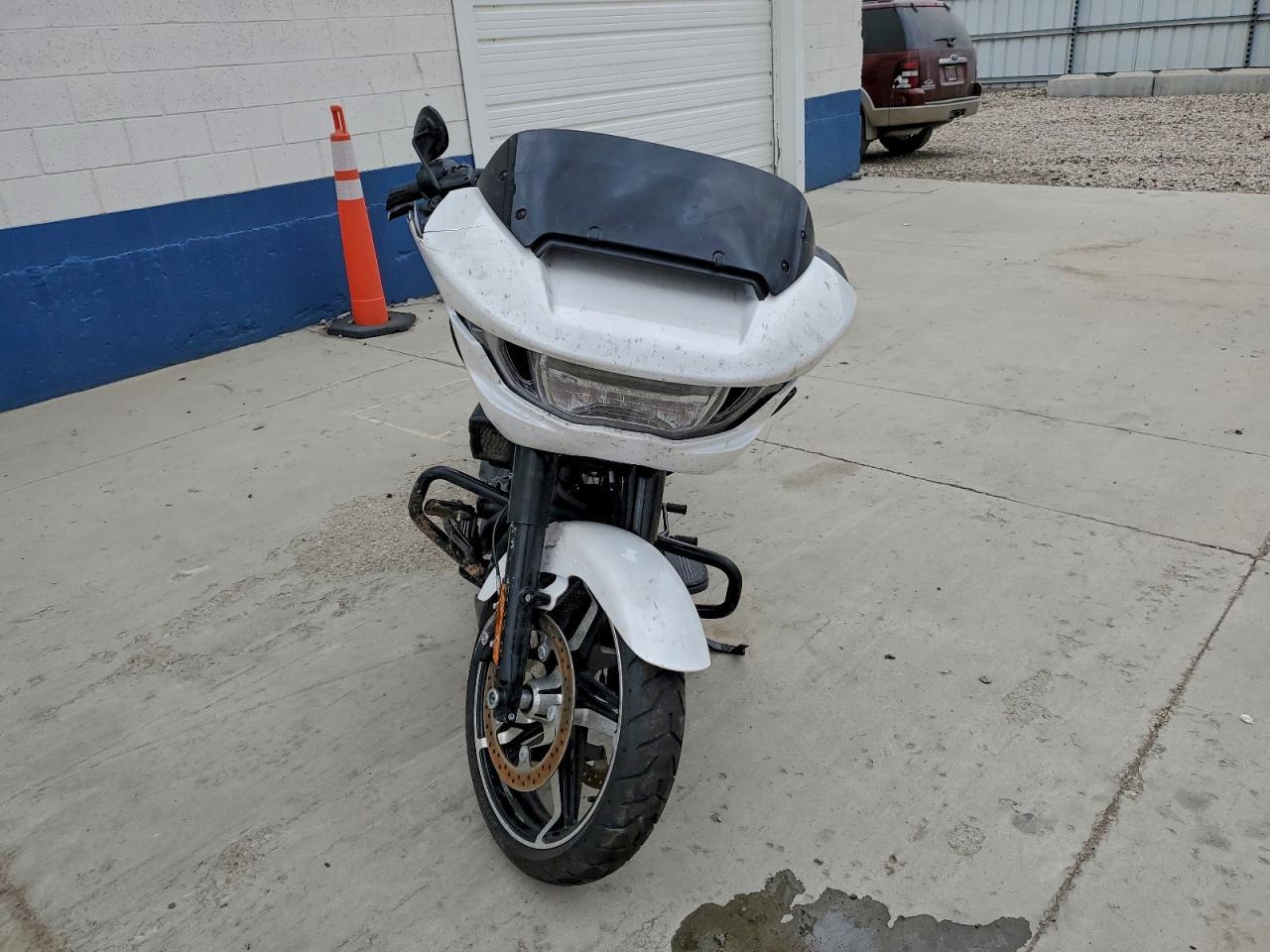 2025 Harley-Davidson Fltrx - Image 2
