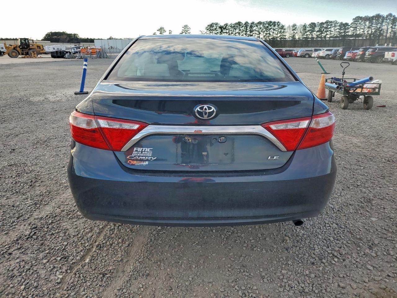 2015 Toyota Camry Le - Фото 6