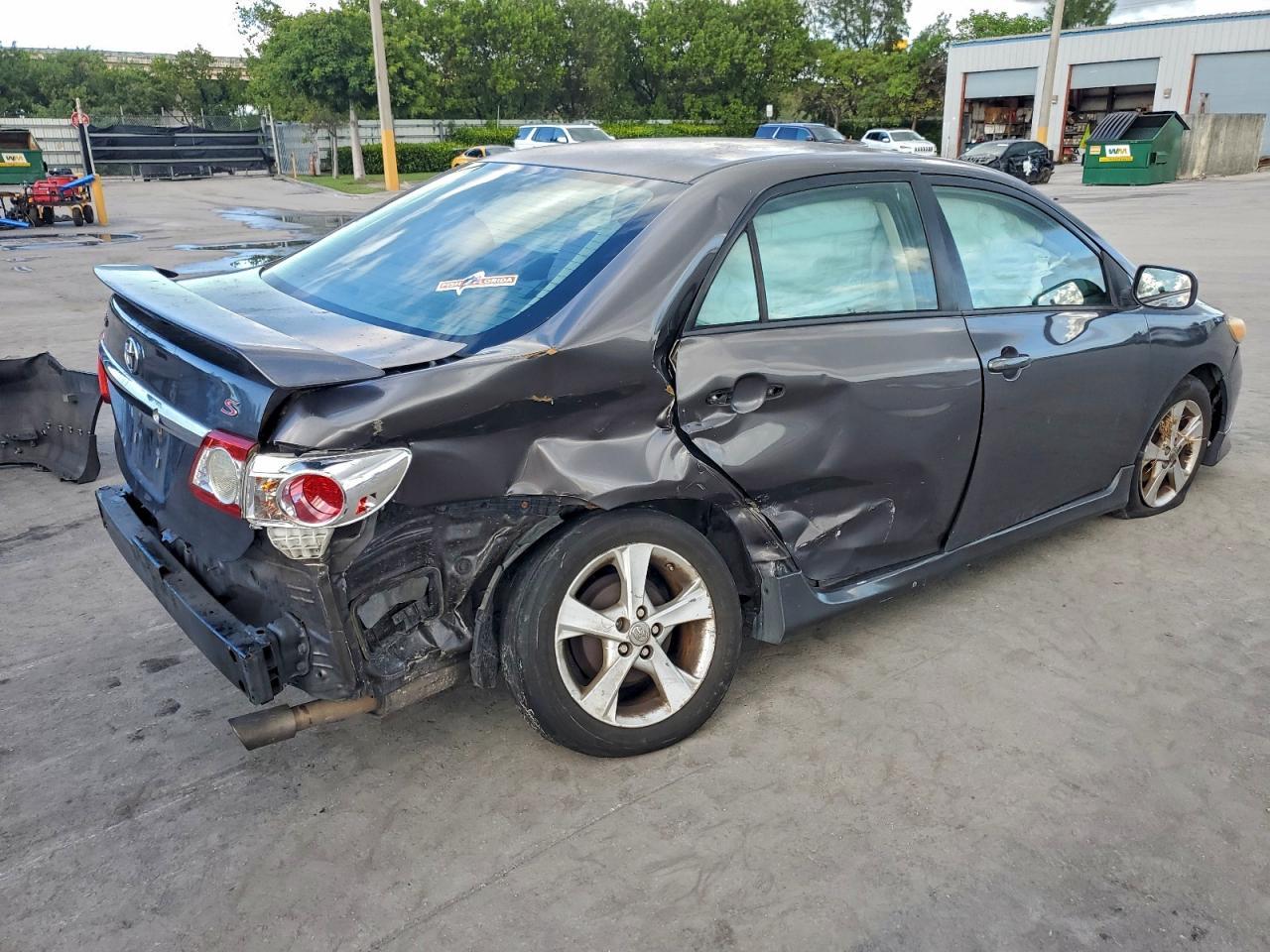 2013 Toyota Corrola - Фото 3