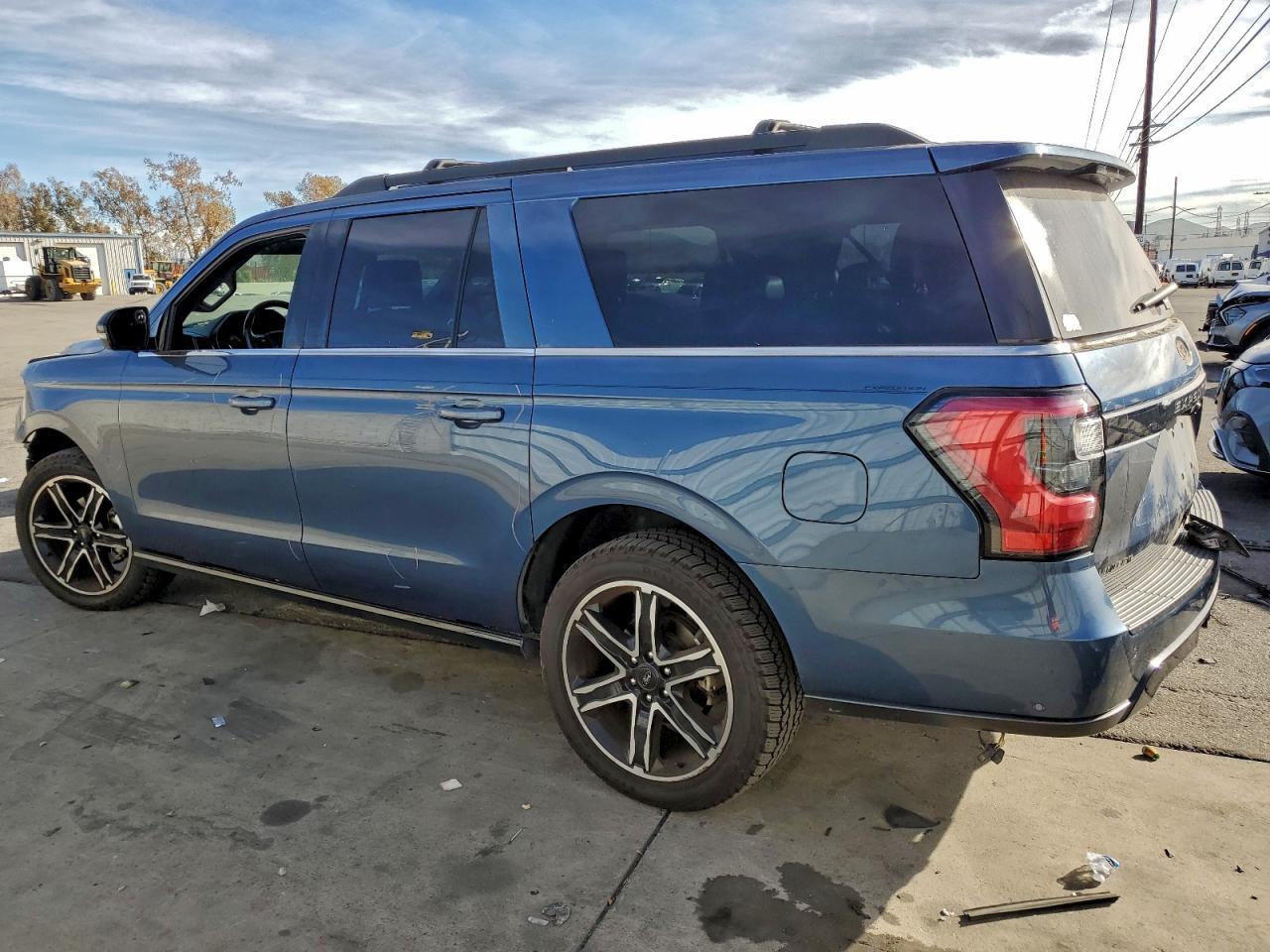 2019 Ford Expedition Max Limited - Image 2