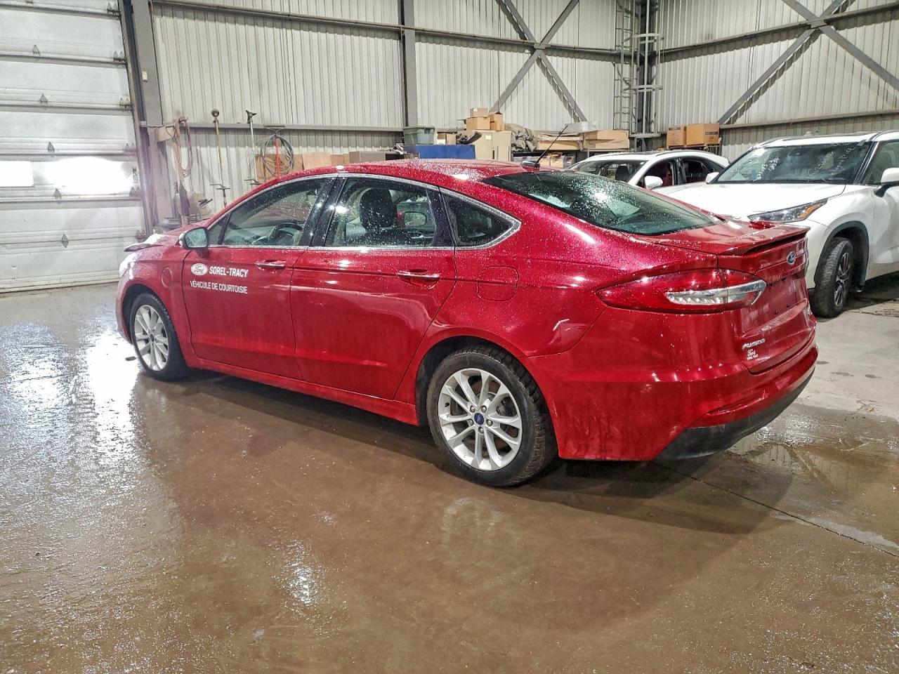 2020 Ford Fusion Titanium - Image 2