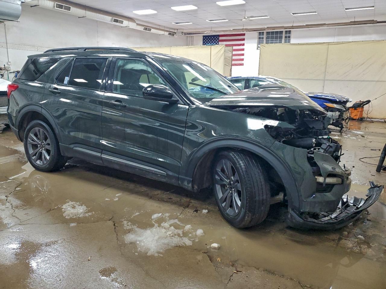 2023 Ford Explorer Xlt - Фото 4