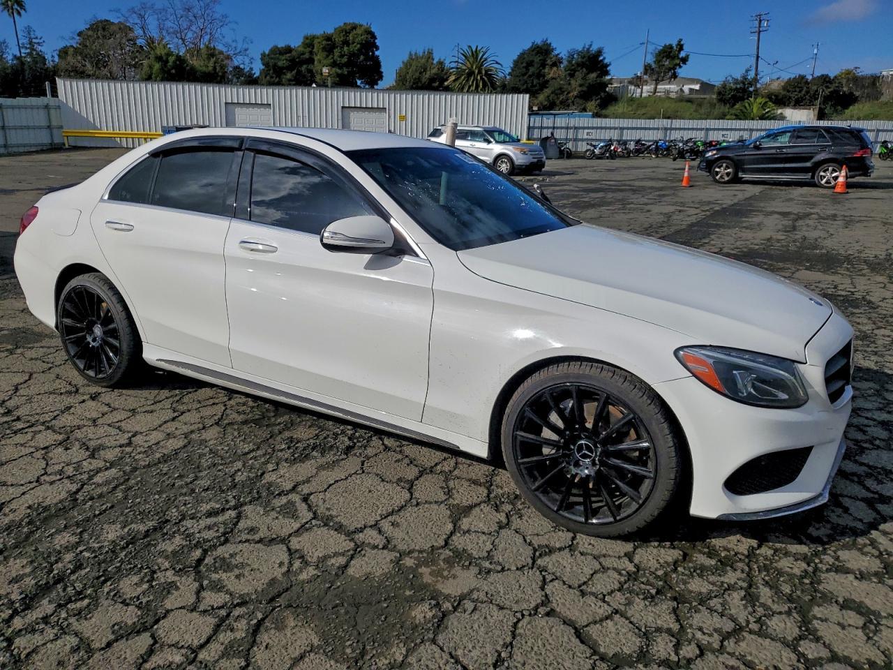 2015 Mercedes-Benz C 400 4Matic - Фото 4