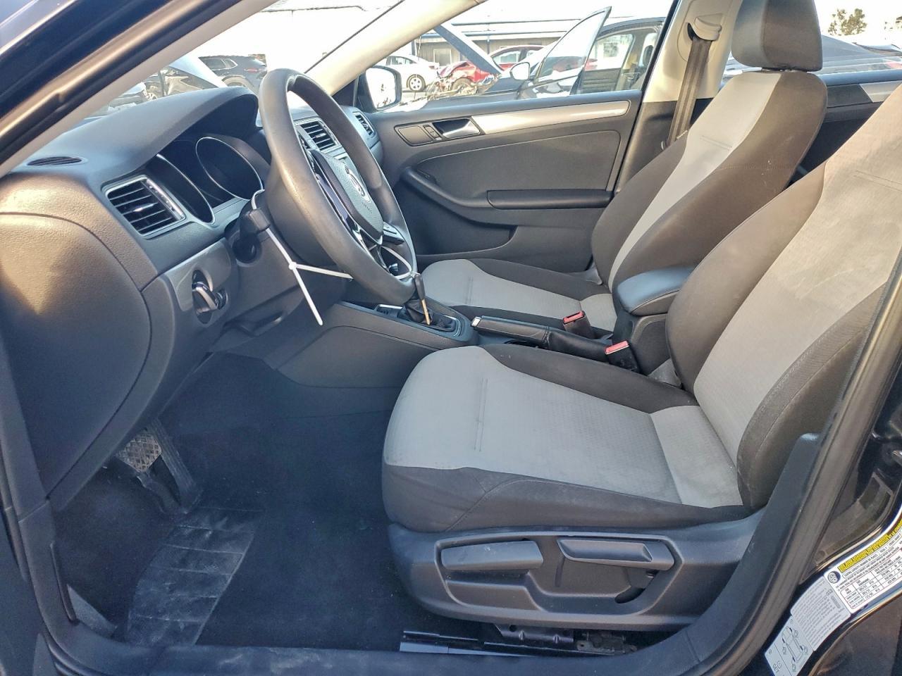 2017 Volkswagen Jetta S - Фото 7