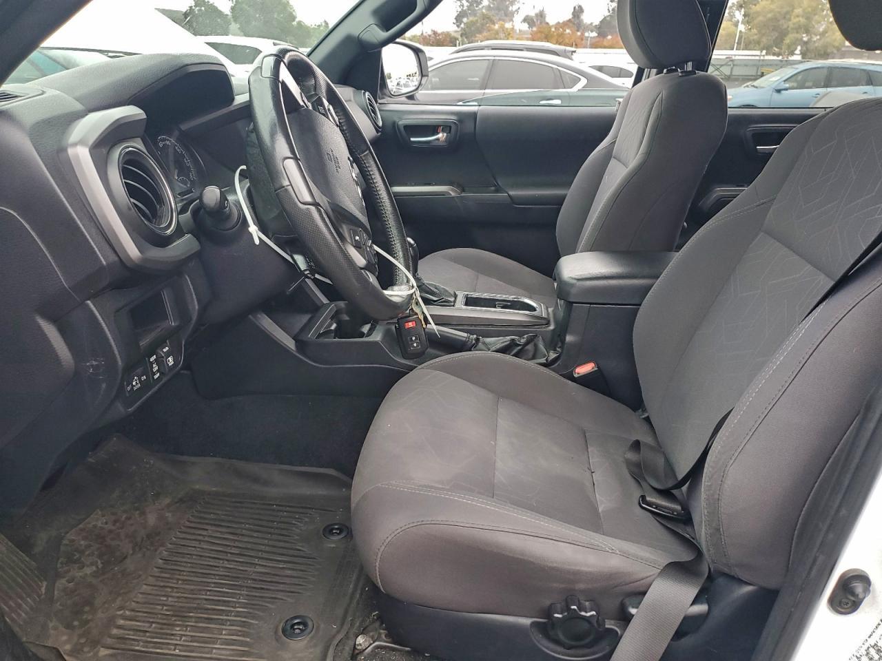 2017 Toyota Tacoma Double Cab - Image 7