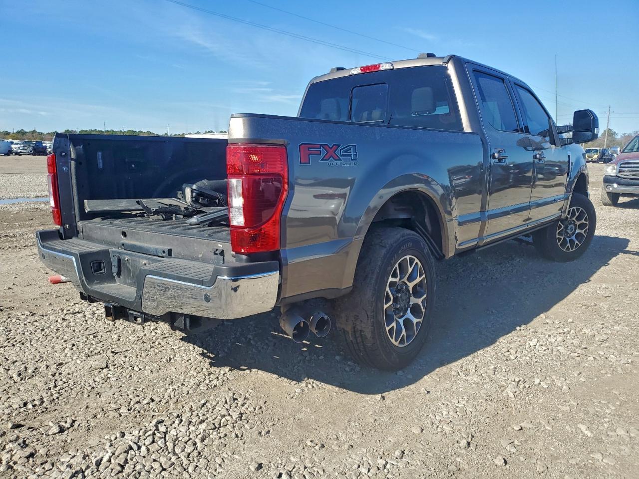 2020 Ford F250 Super Duty - Фото 3